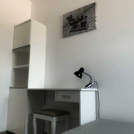 アパート Apartament 102 G&w
